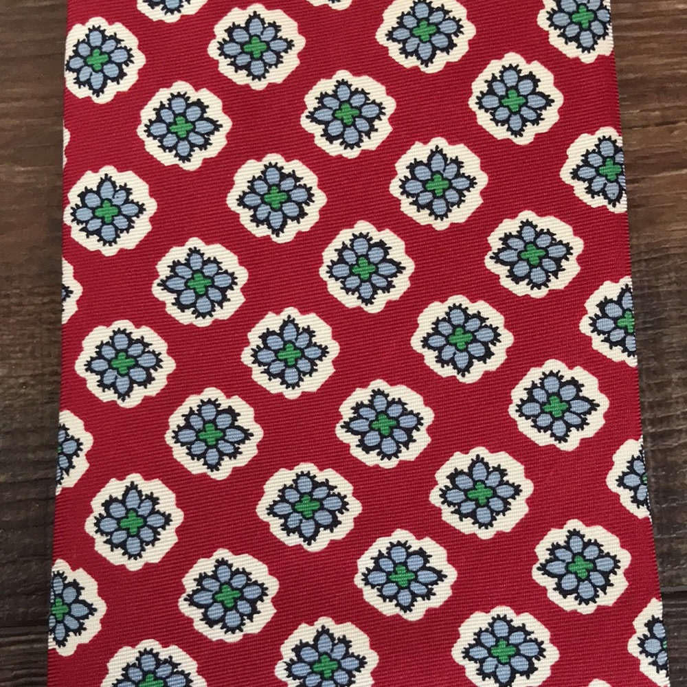 🏇 Burberry Silk Red Patterned Men's Tie - Picture 3 of 8